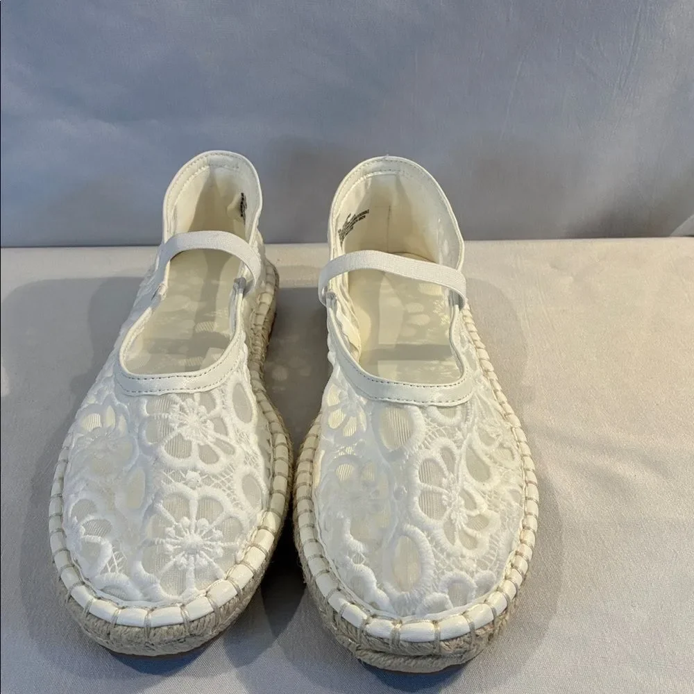 Universal Thread White Celia floral lace Mary Jane espadrille flats size 9.5